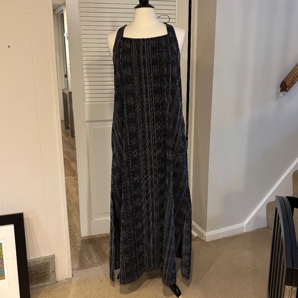 Athleta ARRIVAL Dress - EUC - Amara Stripe - Black & White - Petite Large - Picture 3 of 5